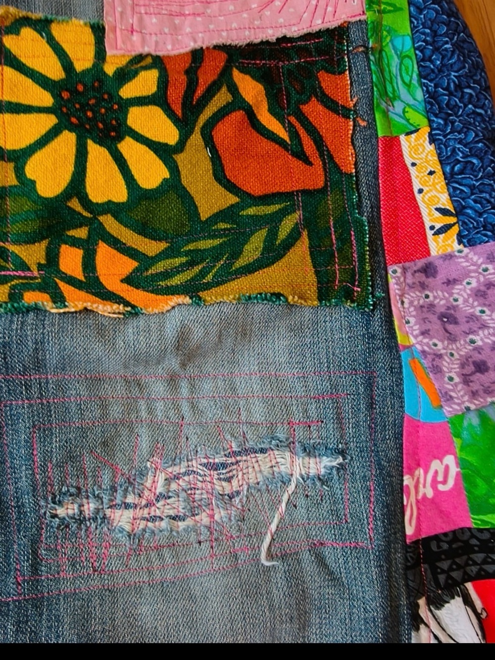 Multicolor Patchwork Wide-Leg Jeans with Pink Accents - Picture 7 of 9